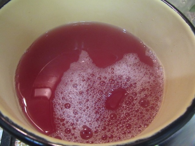 Basil dessert with millet flakes