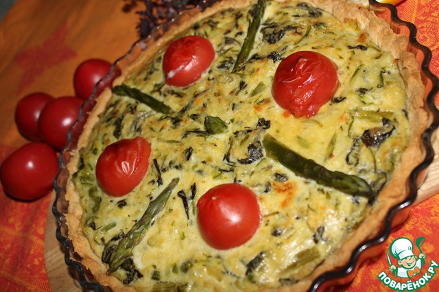Киш со шпинатом и спаржей