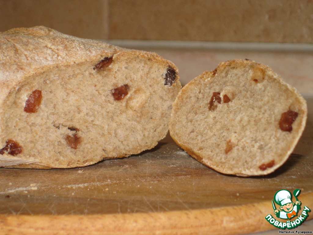 Серый хлеб с изюмом и медом