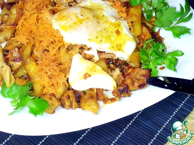 Pasta with chicken and carrots