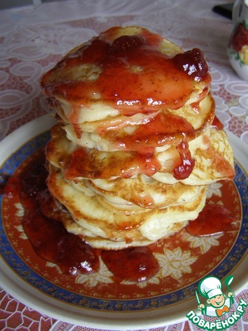 Cottage cheese pancakes with fruit filling