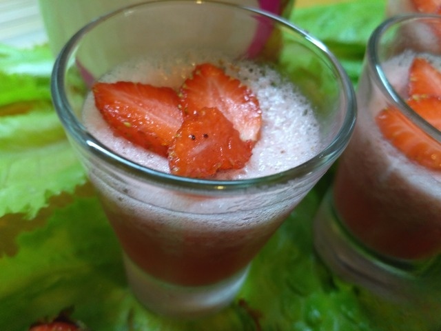 Jelly-strawberry smoothie