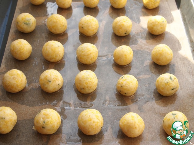 Cheese-millet biscuits with thyme