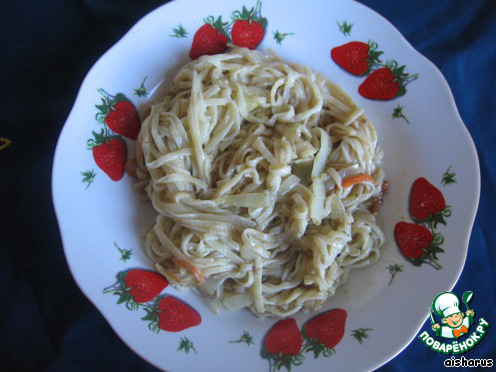 Noodles with vegetables in Chinese