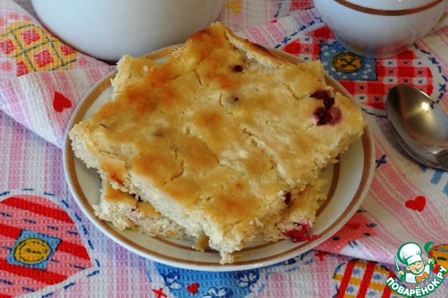 Cottage cheese casserole with cranberries