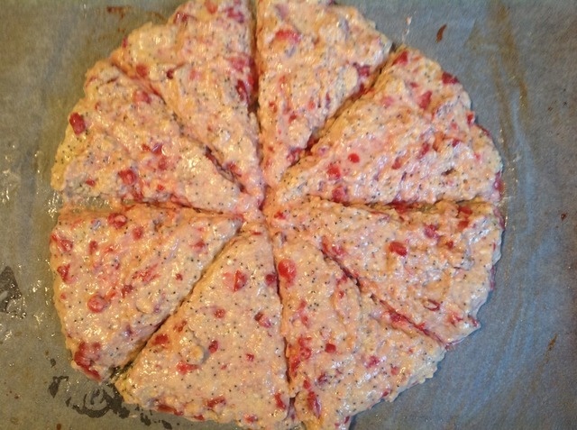 Клубничные сконы с маком