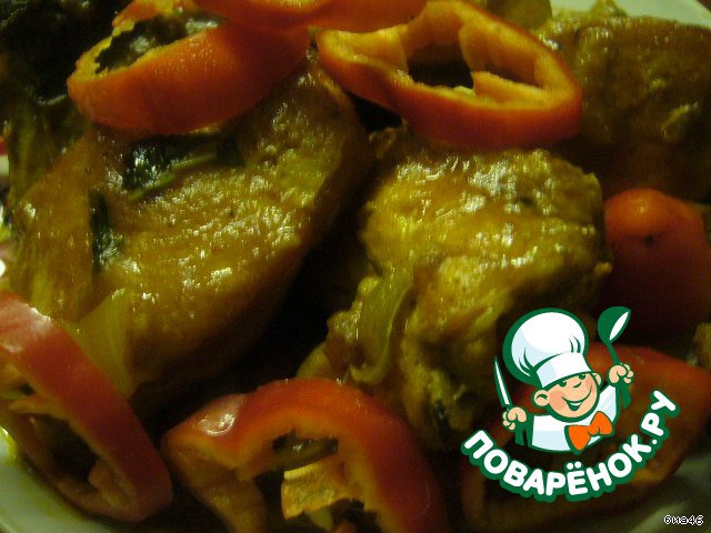 Chicken in spicy onion-pepper sauce