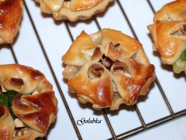 Булочки с мармеладом и яблоком