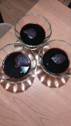 Blueberry jelly with cardamom