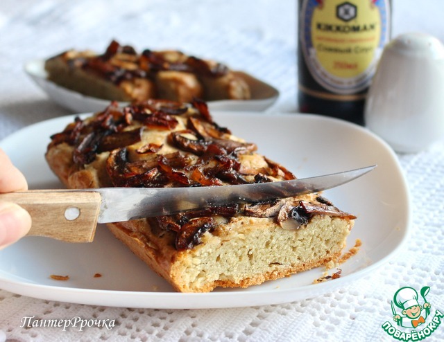 Mushroom pie with thyme