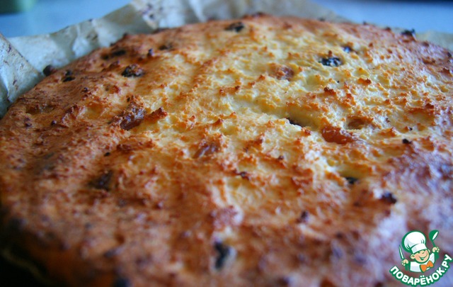 Curd pudding with raisins