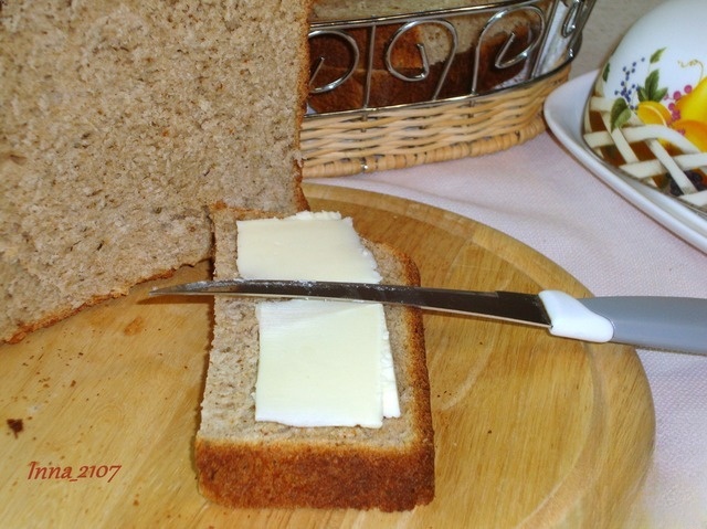 Хлеб пшенично-ржаной с травами