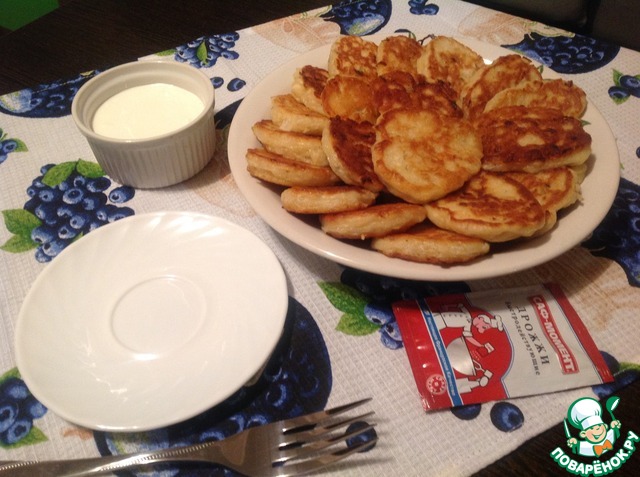 Yeast fritters with NAPA cabbage