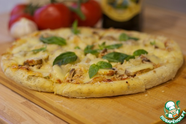 Pizza with Turkey breast and mushrooms