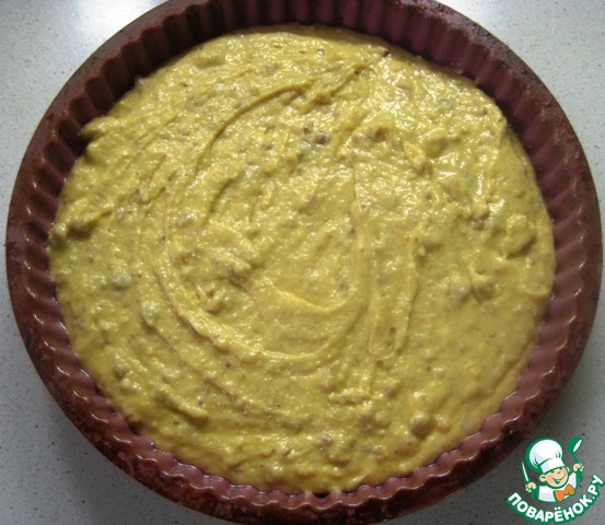 Pumpkin pie with honey and nuts