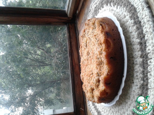 Воздушный сливово-смородиновый пирог