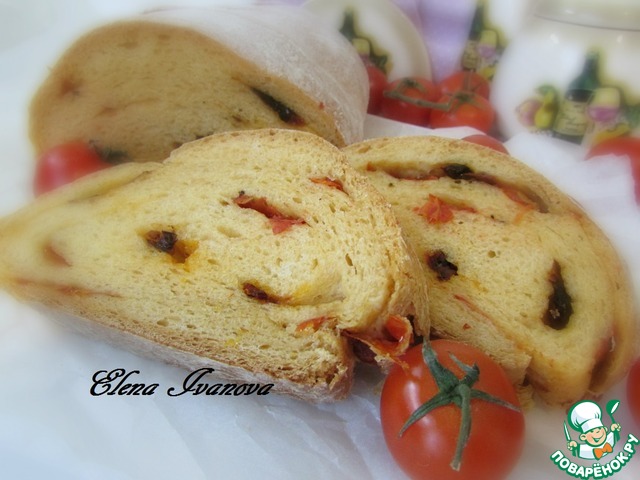 Tomato loaf with sun-dried tomatoes