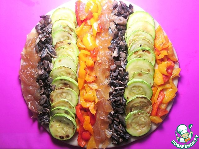 Пирог с луковым мармеладом и овощами