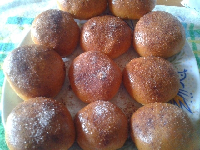 Булочки с изюмом