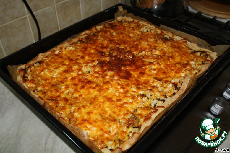 Pizza with mushrooms and cauliflower