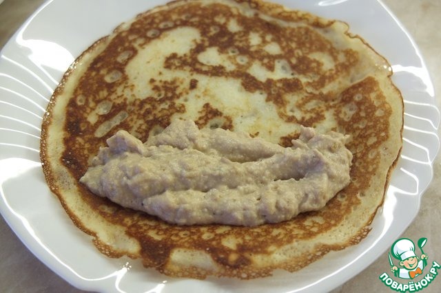 Pancakes stuffed with cod liver