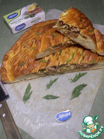 Пирог с капустой и копченым мясом