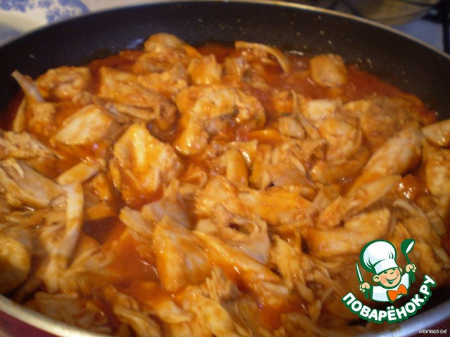 Chicken in red sauce
