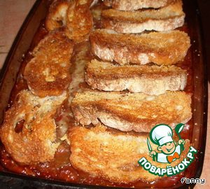 Italian pie with chicken and zucchini