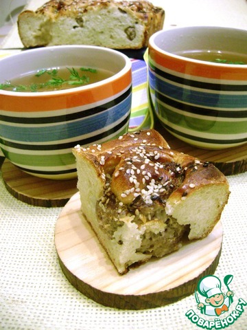 Пирог с фаршем и кунжутом