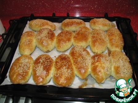 Пирожки с печенью и кунжутом