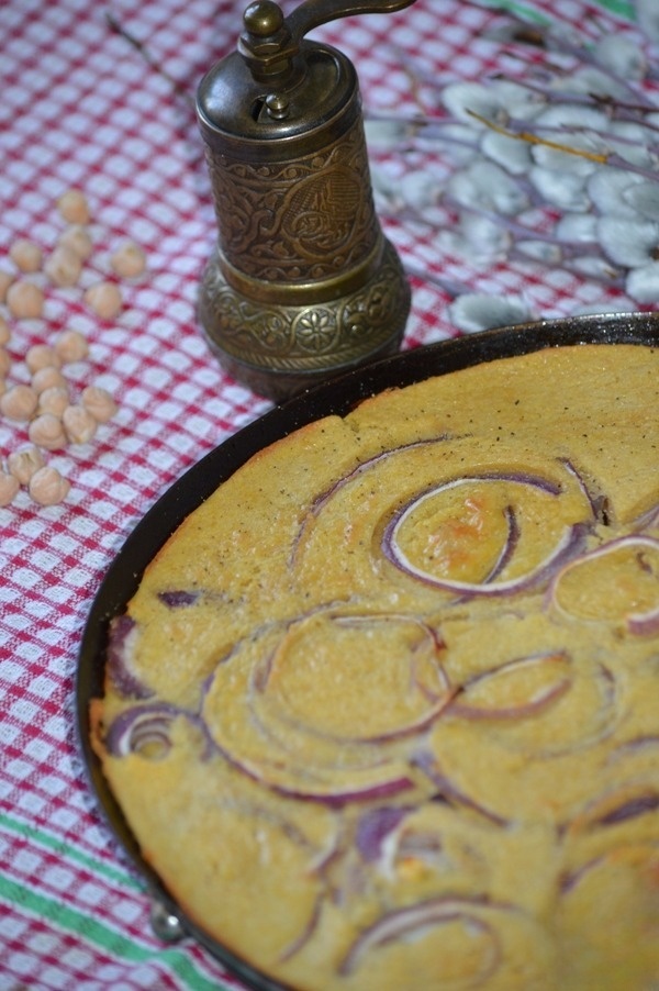 Farinata with red onion