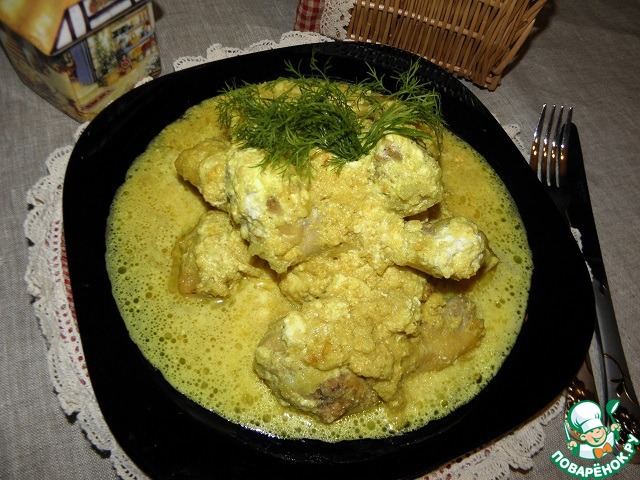 Chicken in onion milk sauce