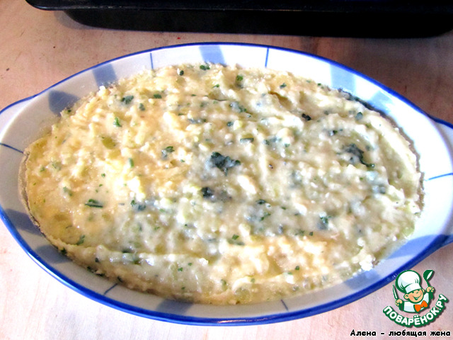 Casserole of potatoes with blue cheese