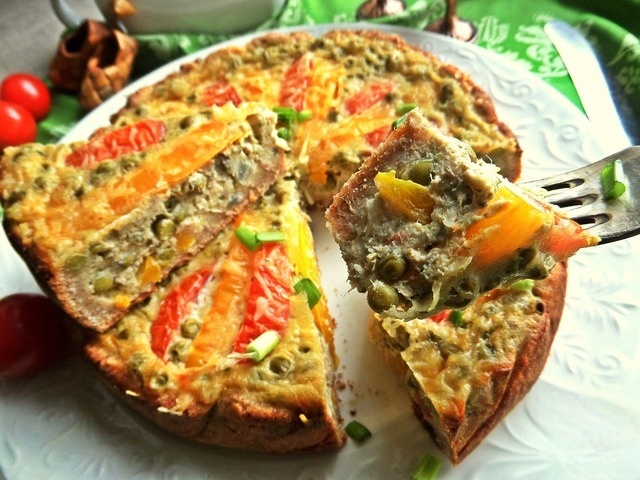 Киш рыбный с овощами