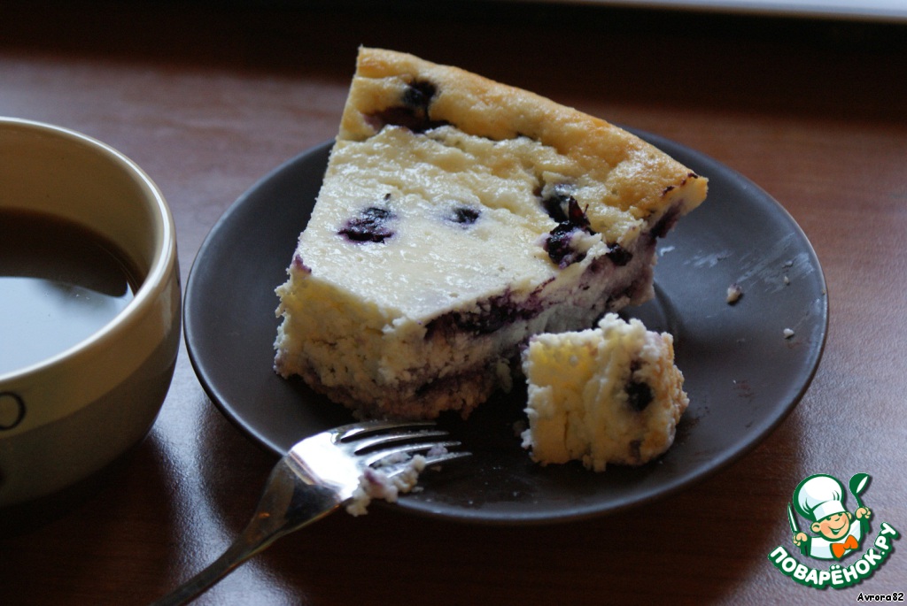 Baked cottage cheese pudding with blueberries