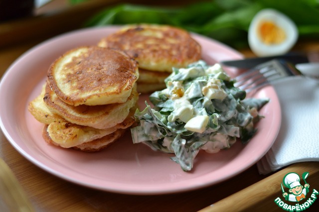 Pancakes with wild garlic