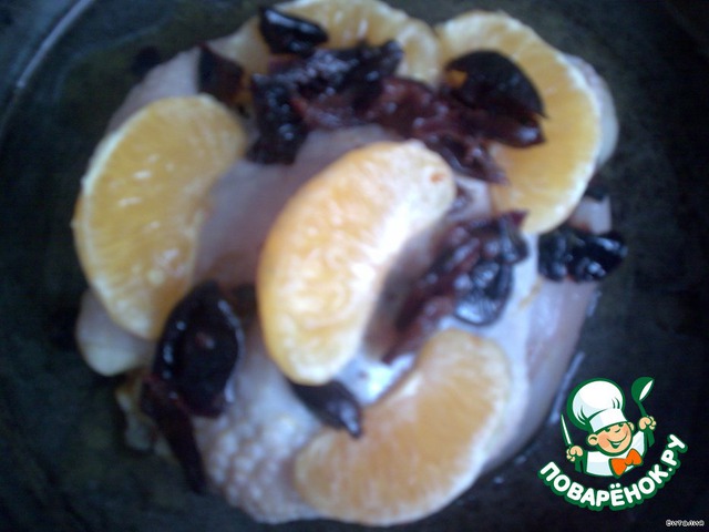 Chicken breast with oranges and prunes