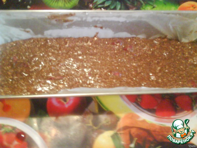 Шоколадный кекс с клубникой