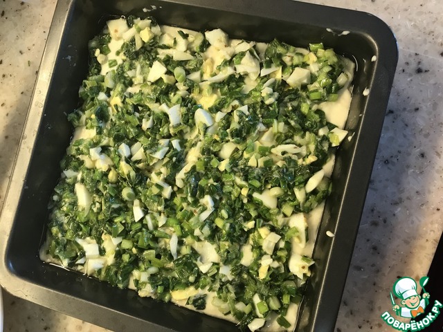 Пирог с луком и яйцом