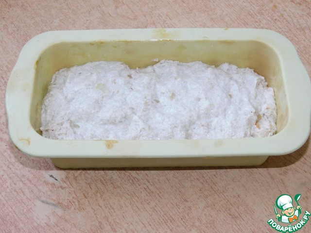 Bread with bran and fried onions