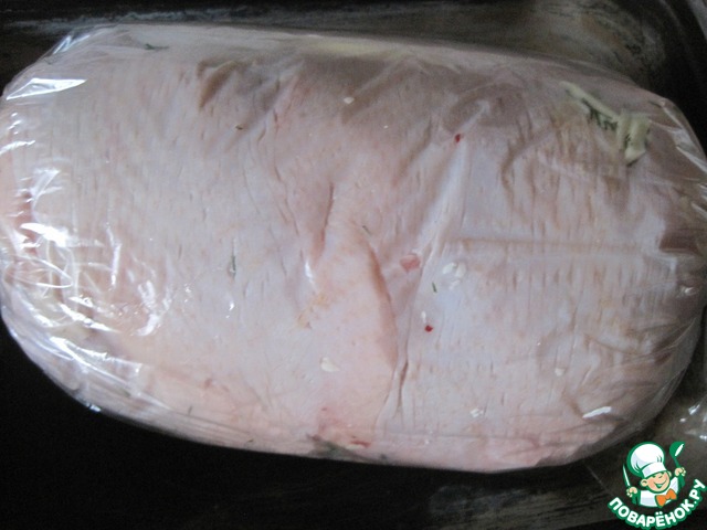 Chicken roll with juicy filling
