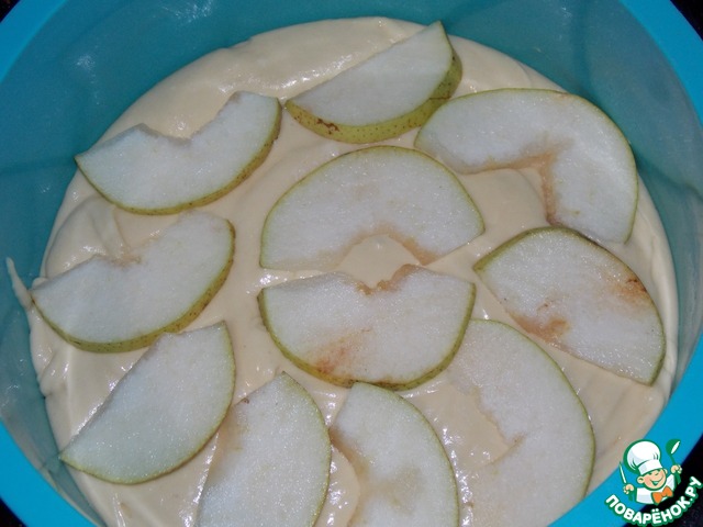 Danish pie with pears