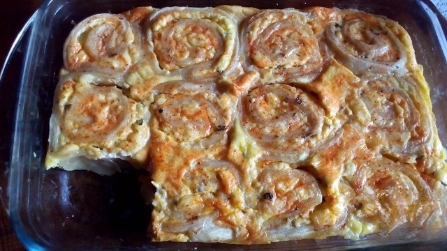 Buns with cheese and Basil