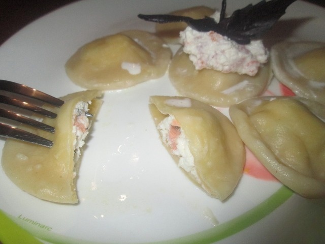 Ravioli with salmon and ricotta