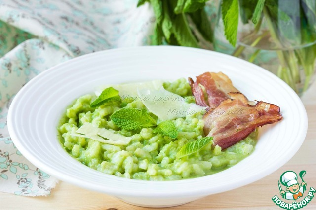 Risotto with green peas and bacon