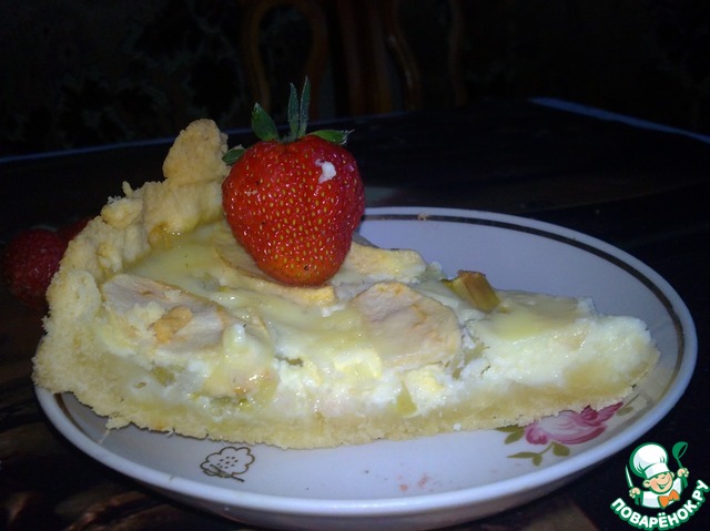 Pie with tender revenio-Apple filling