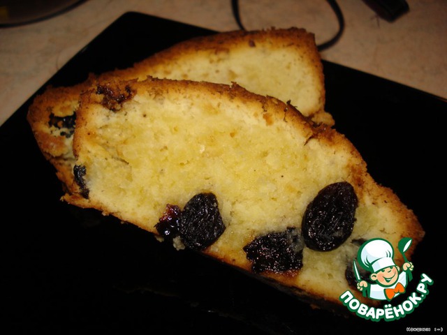 Cupcake with raisins