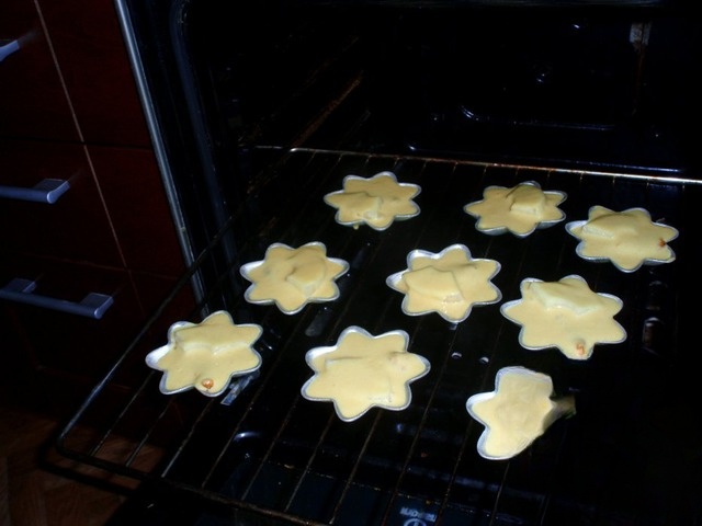 Пышные оладушки с ананасом и ветчиной