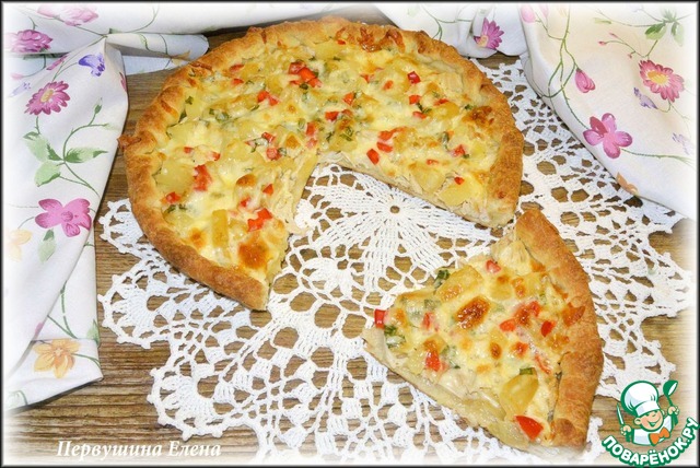 Pizza with chicken and pineapple