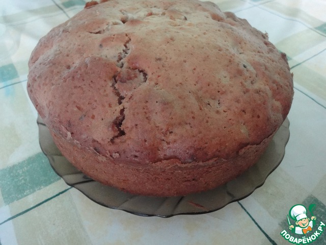 Cake with dried figs